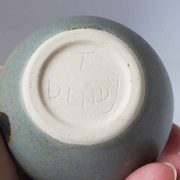 Studio Pottery Vase by Tom Dendy of The Contented Cat Pottery Kelowna, BC - Picture 7 of 9